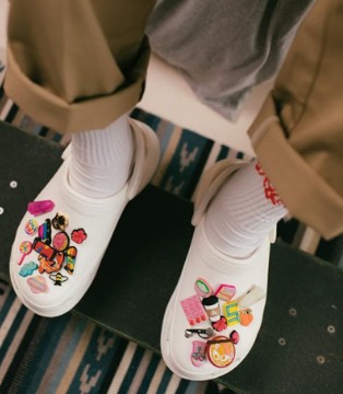 Crocs,2020年财报业绩,第四季度财报,卡骆驰,美国鞋履品牌