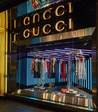 Gucci,印度妇女,免费刺绣职业培训项目,古驰,为I Was a Sari