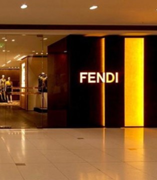 Fendi,2021春夏高级时装秀,上海,白色刺绣手袋