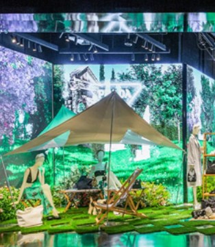 Prada,普拉达,创意零售空间,再生尼龙包袋