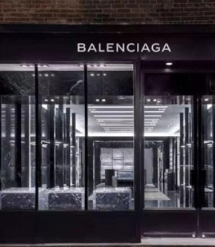 Demna Gvasalia,Balenciaga,时尚品牌,反时尚,巴黎世家
