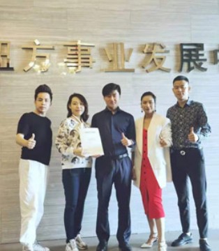 纽方,女装品牌招商加盟,新店开业,山西孝义市