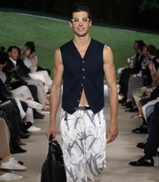 阿玛尼Giorgio Armani,品牌西服,奢侈品