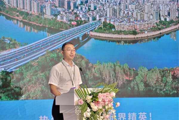 “五彩”贛州 時尚展上超級閃耀的明星