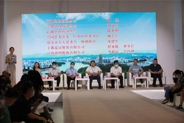 “五彩”贛州 時尚展上超級閃耀的明星