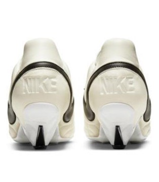 跨界玩法：COMME des GARONS x Nike PREMIER 推足球靴