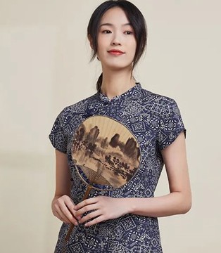 布符威廉希尔中文网
 用旗袍解读女性的优雅气质