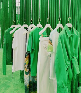 Marisfrolg,巡展,服装
