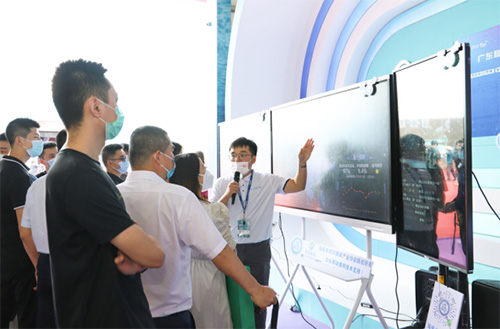 數(shù)字化服務(wù) 加快推進(jìn)紡織服裝傳統(tǒng)產(chǎn)業(yè)升級(jí)轉(zhuǎn)型