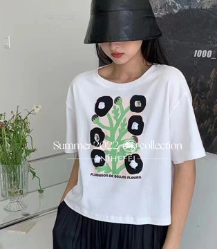 尼赫菲女装 今夏流行穿搭 T恤加半身裙