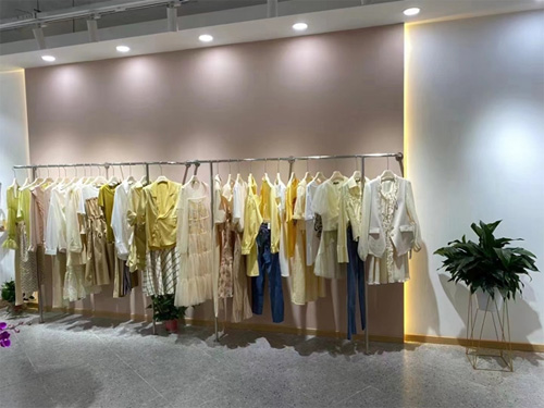 简诣南京海乐城商场店迎来隆重开业