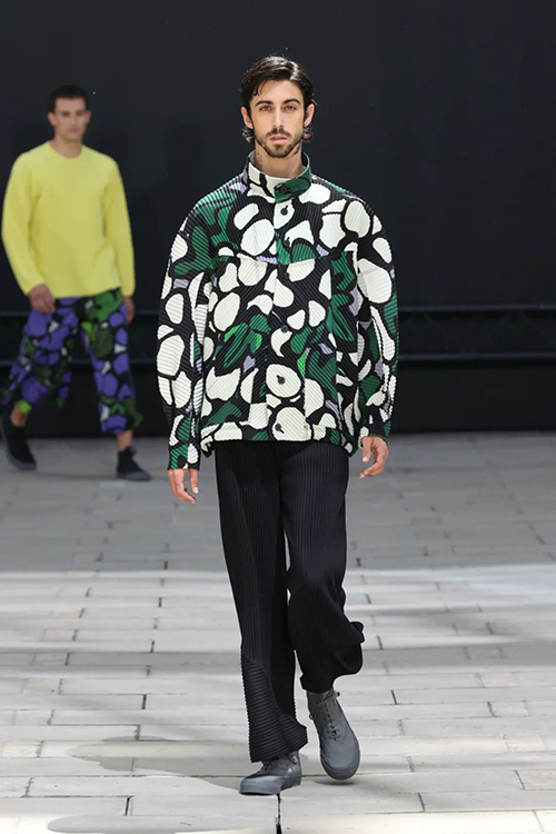 HOMME PLISS SSEY MIYAKE 2023春夏系列发布