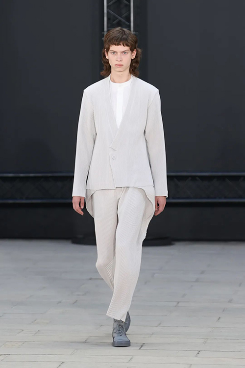 HOMME PLISS SSEY MIYAKE 2023春夏系列发布