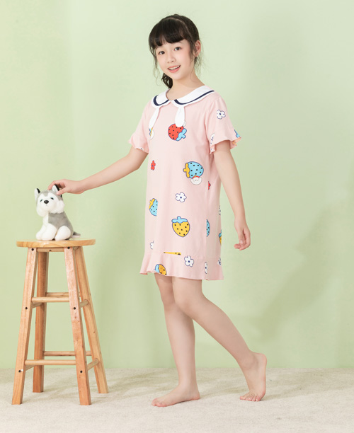 紫色花语儿童家居服 探索夏天的快乐