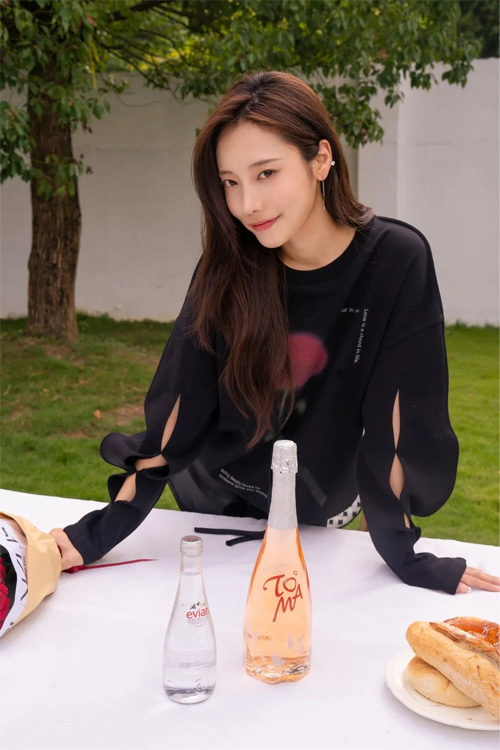 尤西子女装 触及真心 趁现在勇敢去爱吧