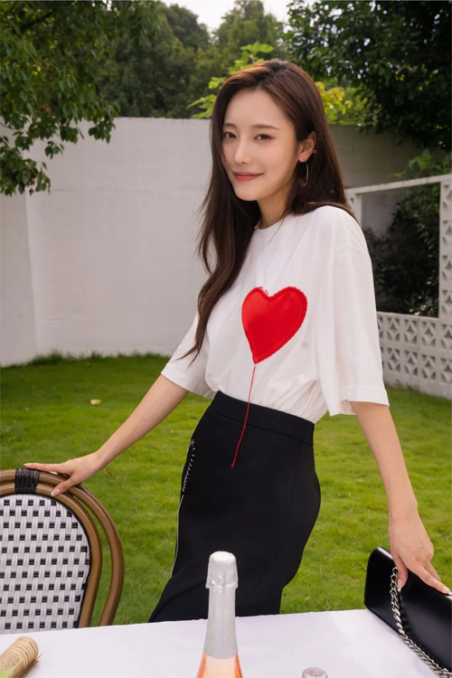 尤西子女装 触及真心 趁现在勇敢去爱吧