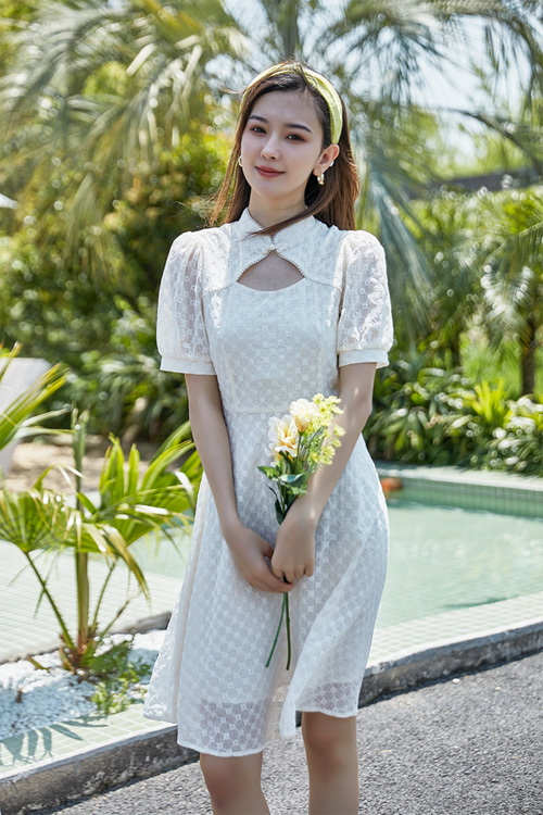 迪兰熙女装 来一件时尚的连衣裙装点早秋吧