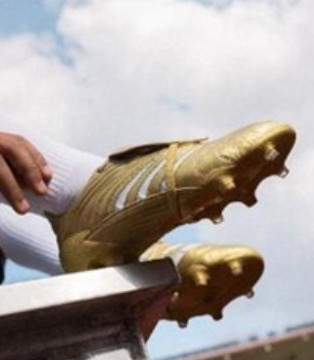 阿迪达斯上架PREDATOR ABSOLUTE世界杯限量版球鞋