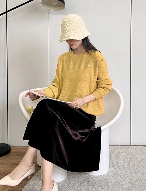 茵格丽品牌女装2022年秋季新款宽松简的毛衫