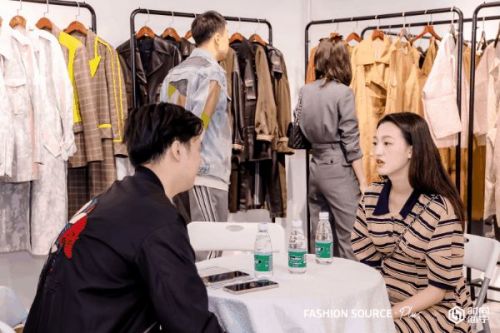 FS Plus 火熱啟幕！海寧時尚優(yōu)品SHOWROOM現(xiàn)場精彩直擊