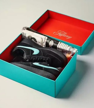 Nike x Tiffany�名球鞋�D售�r格破�f