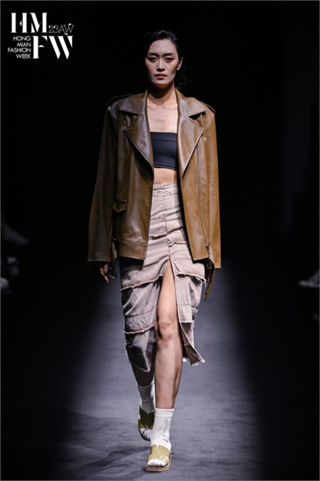 「NEW CLASSIC」LEAVOLU 2023AW發布秀