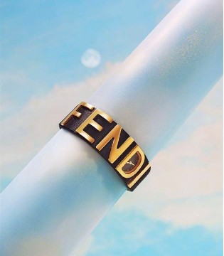 FENDI,手镯式腕表,时尚设计
