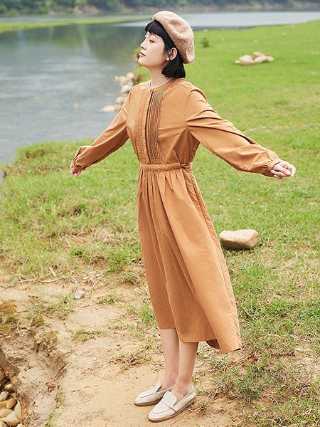 堓上女装 “大音希声”2024春季新品发布会邀请函