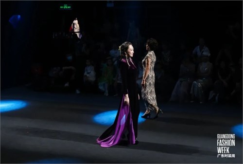 世界夫人模特大赛国服盛典华丽谢幕 “边走边秀”开启