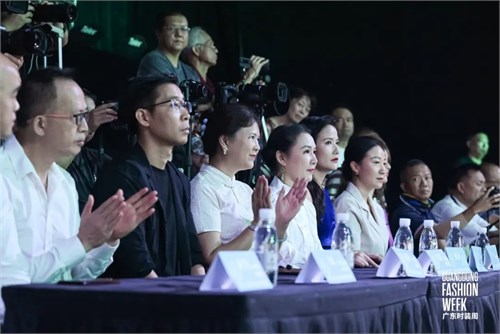 世界夫人模特大赛国服盛典华丽谢幕 “边走边秀”开启