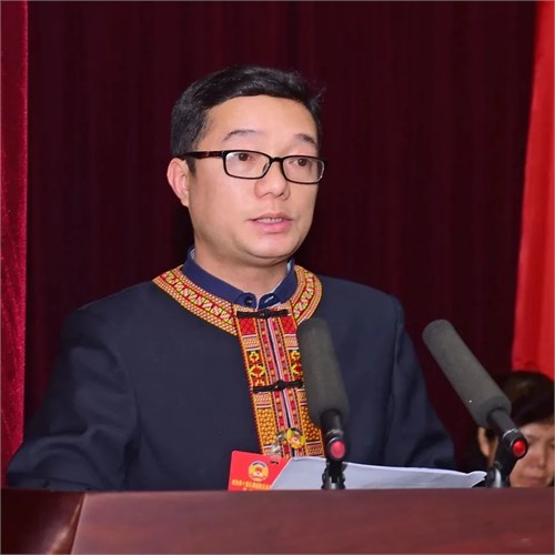 广东纺织服装非遗推广大使邓雄华 推动乳源瑶绣传承