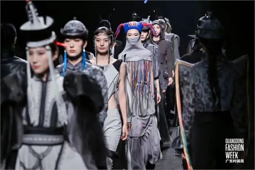 「绣梦向粤」定制联合秀  潮流与传统服饰文化的灵感碰撞