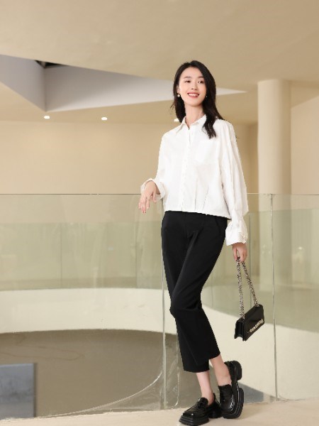 约布秋季女装新品 黑白通勤穿搭的优雅诠释