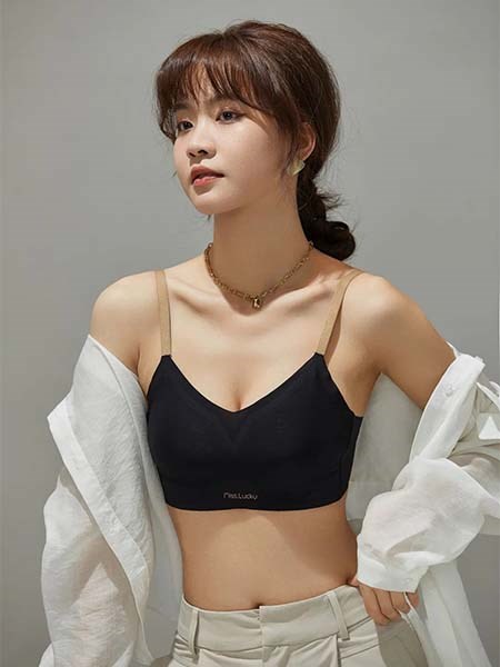 女人100 舒适贴身细腻呵护的内衣新品