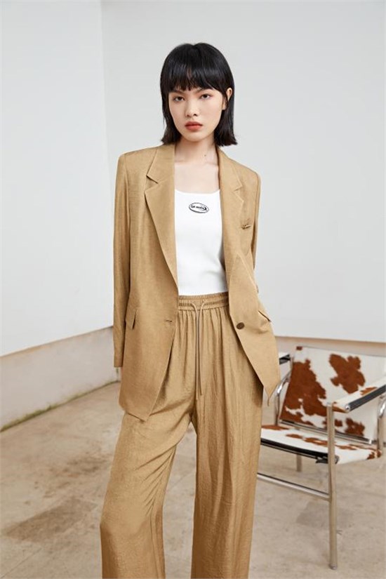 汀丁可女装时尚穿搭 启发日常穿搭的灵感与魅力