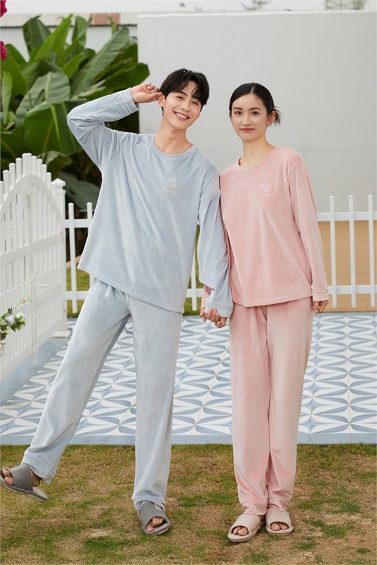 女人心 秋日里的甜蜜家居时光 情侣家居服的新篇章