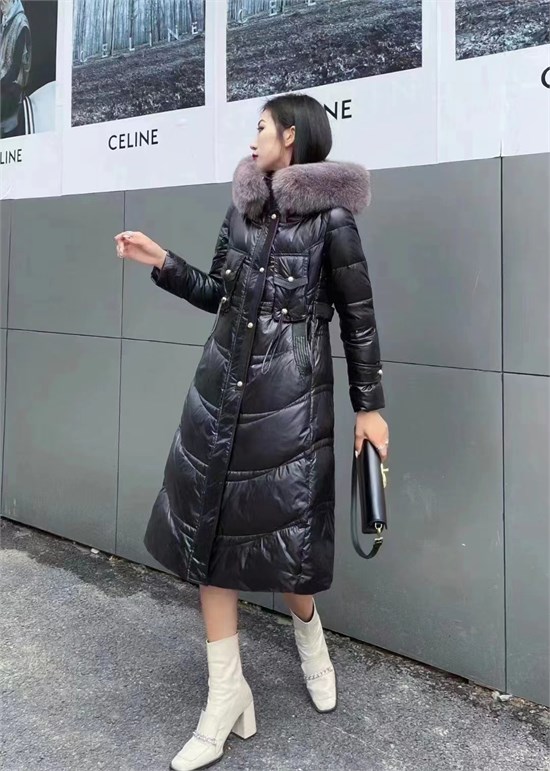 右立方 秋日时尚新篇：羽绒的多元魅力