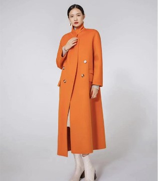 爱依莲 缤纷色彩的气质大衣外套选择
