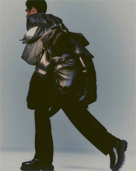 sacai x Moncler 全新联名系列正式发布 解构设计掀起潮流新风向