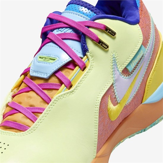 为纪念詹姆斯出道20周年 Nike为此推出Zoom LeBron战靴