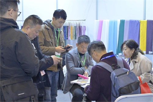 盛大开幕|第40届青岛面辅料纱线采购交易会重磅开幕！
