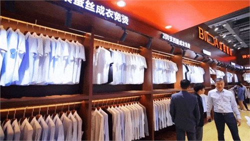 尽显团装风韵，OUE职业装·团服展（上海）美满开幕！