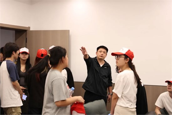 江西服装学院师生到青云谱区法院开展法治教育主题研学活动