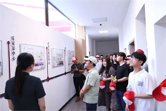 江西服装学院师生到青云谱区法院开展法治教育主题研学活动