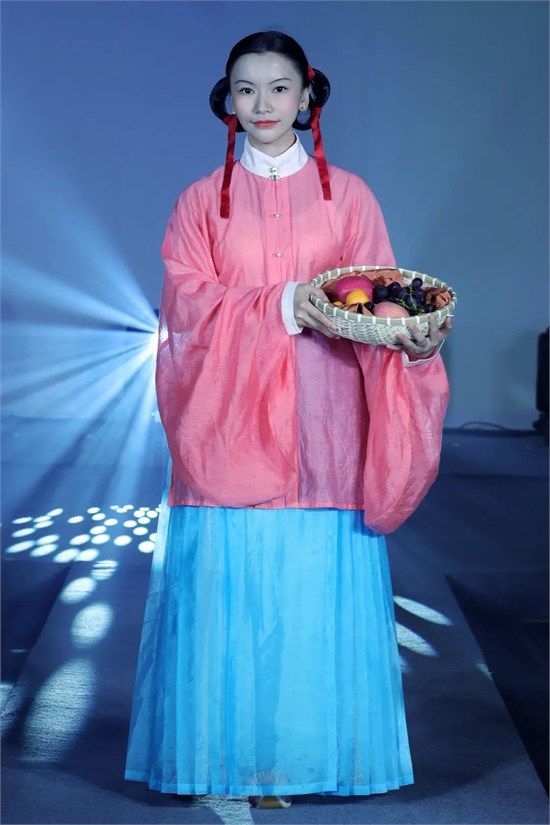我校服饰博物馆打造传统服饰文化盛宴