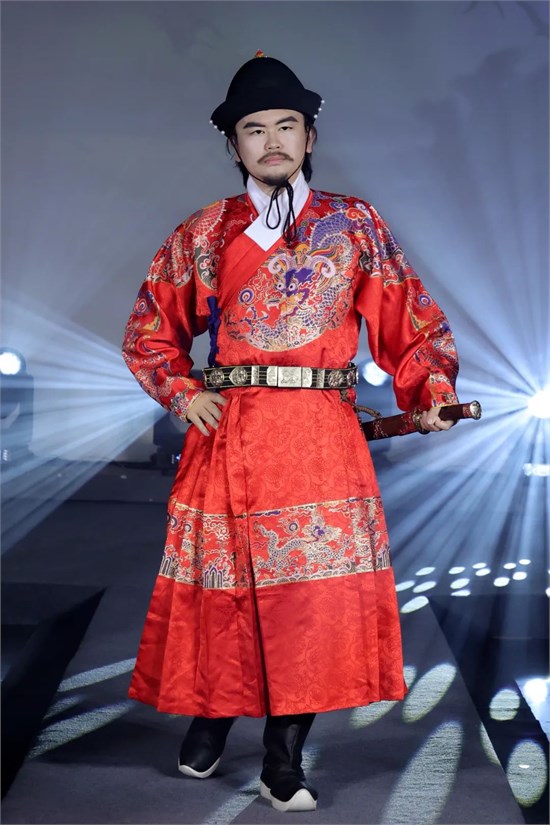 我校服饰博物馆打造传统服饰文化盛宴