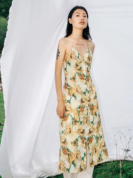 小愚XIAOYU 初夏花语 裙摆间的绚烂诗篇