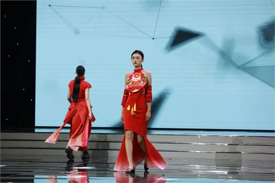 文化与时尚融合 山东服装职业学院2024届服装专业毕业发布会
