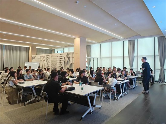 我校服装学院学生赴杭州开展《服装市场营销》实践课程