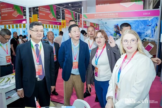 我会联合主办的第32届中国（杭州）国际纺织服装供应链博览会开幕